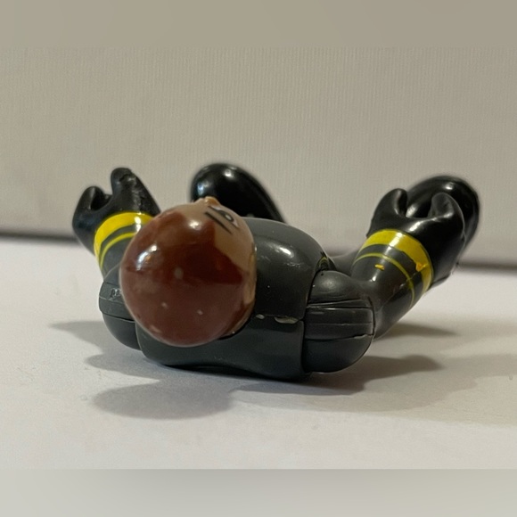 Imaginext Grey & Yellow Firefighter Fireman Loose Action Figure Fisher-Price - Picture 6 of 6